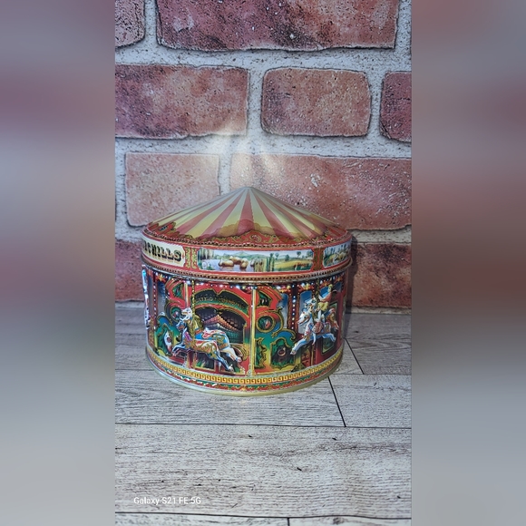 CHURCHILLS OF LONDON CAROUSEL TIN (empty) - Picture 6 of 9